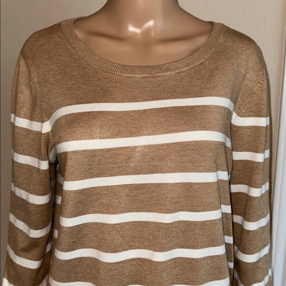 NWT Vince Camuto Tan and White Striped Sweater size large. - Picture 3 of 14